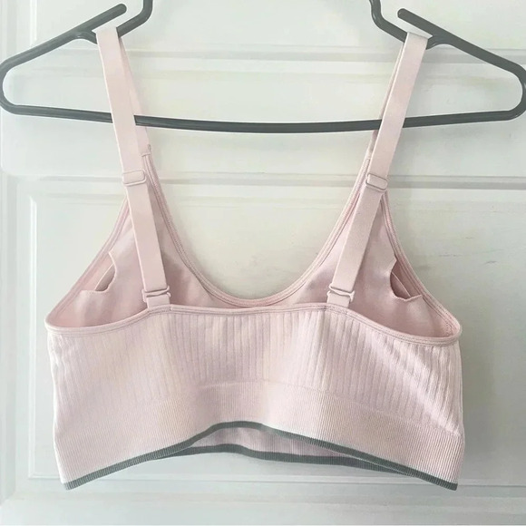 CALVIN KLEIN PINK SPORT RIBBED SEANLESS BRA ADJUSTABLE STRAPS SIZE M - Picture 4 of 12
